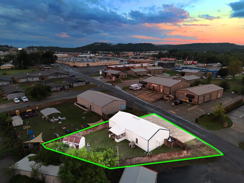 Primary Photo Of 1555 Echota Ave, Tahlequah Office For Sale