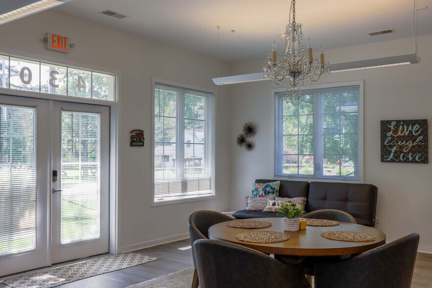 More Photos Of 430 W Center St, Douglas Freestanding For Sale