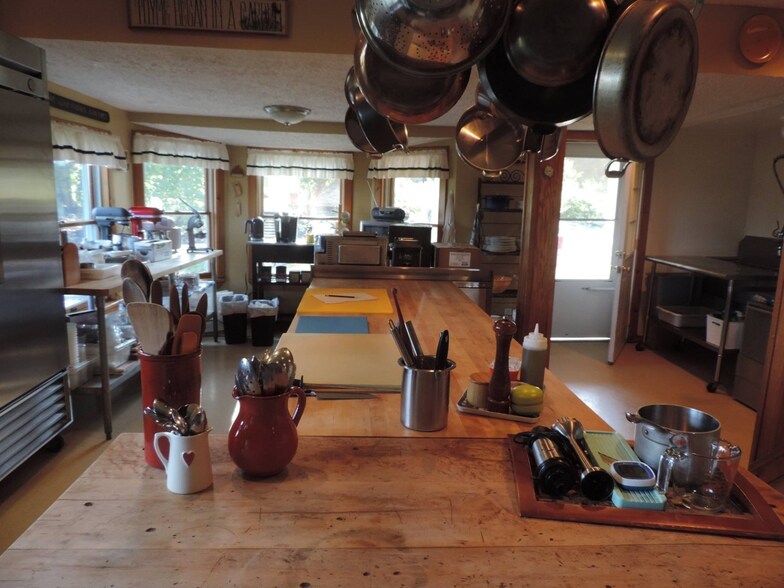 More Photos Of 9013 State Route 414, Lodi Restaurant For Sale