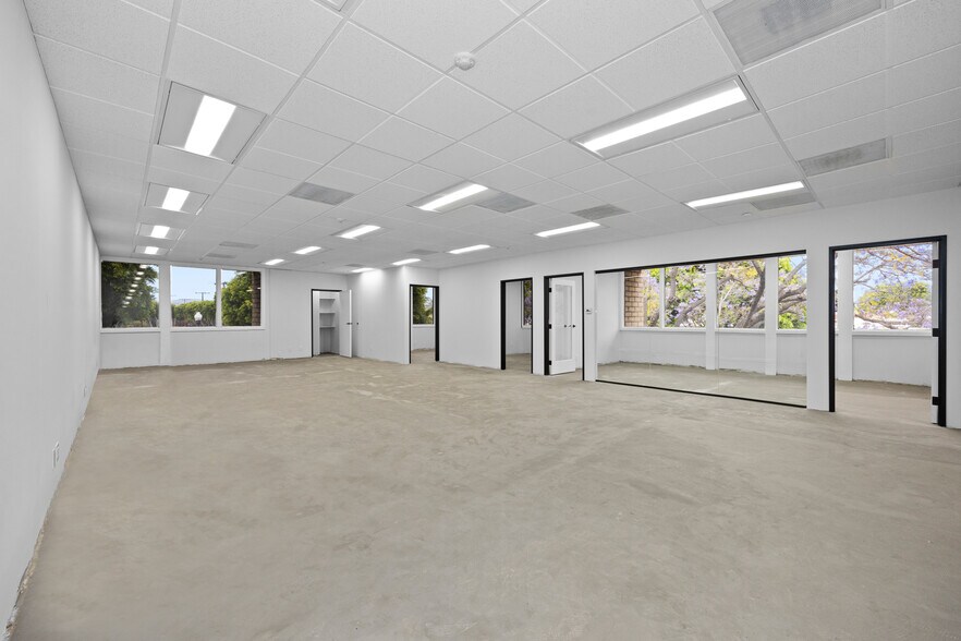 More Photos Of 250 El Camino Real, Tustin Office For Lease