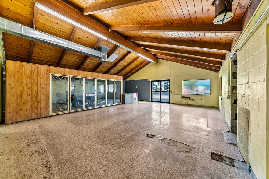 More Photos Of 21823 Highway 62, Shady Cove Storefront For Lease