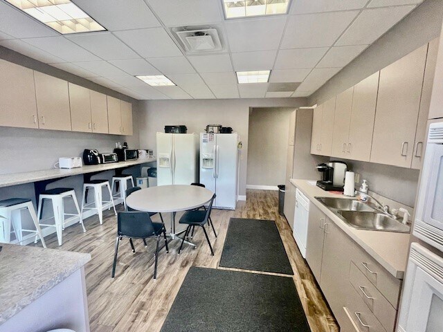 More Photos Of 784 Wall St, O'Fallon Office For Lease