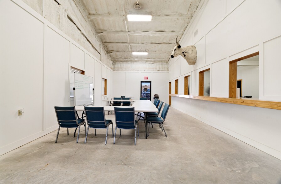 More Photos Of 3536 US Highway 82 E, Paris Specialty For Sale