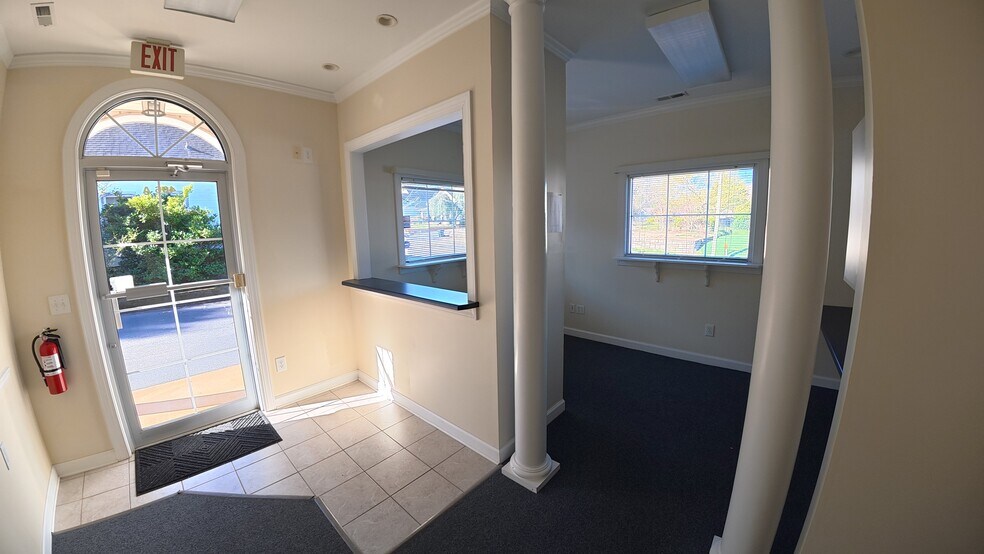 More Photos Of 406 N Main St, Greer Office For Lease