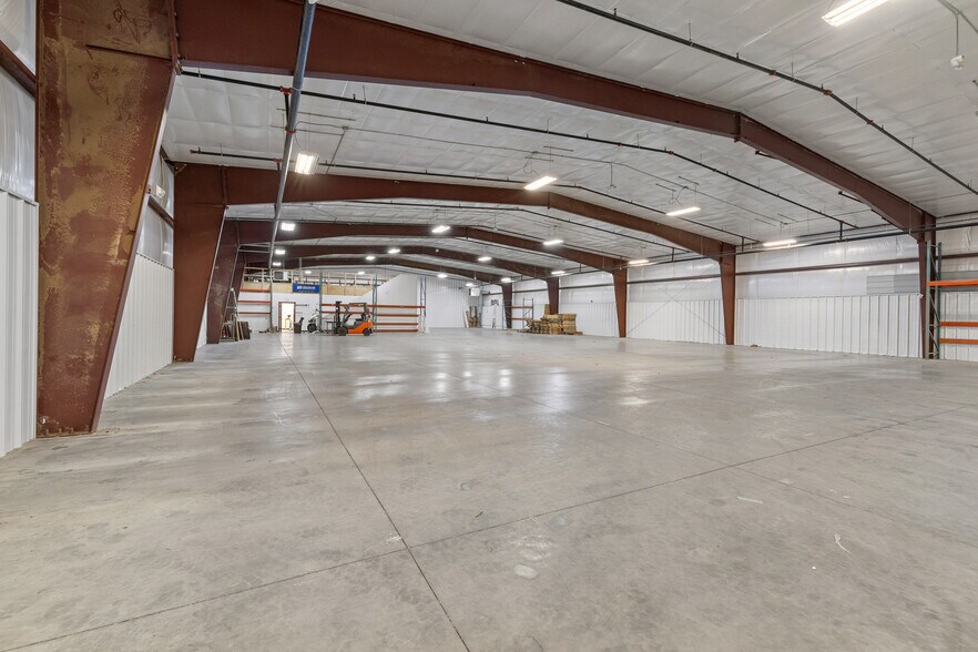 More Photos Of 2319 N Plaza Dr, Rapid City Warehouse For Lease