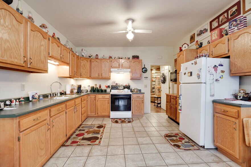 More Photos Of 46 Jefferson St, Brookville Storefront Retail Residential For Sale