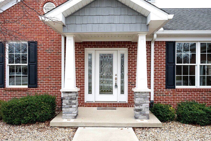 More Photos Of 65 Maplehurst Dr, Brownsburg Office For Sale