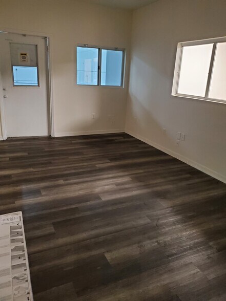 More Photos Of 2640-2666 W 79th St, Hialeah Warehouse For Lease