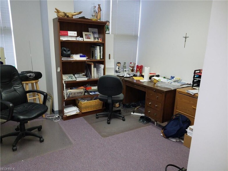 More Photos Of 5319 Meadow Ln, Elyria Medical For Sale