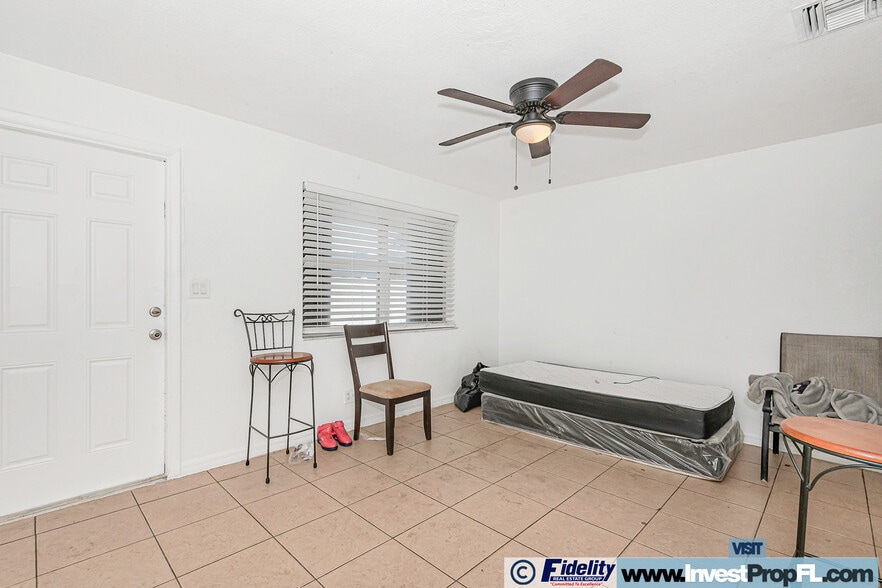 More Photos Of 404 NE 4th St, Pompano Beach Multifamily For Sale