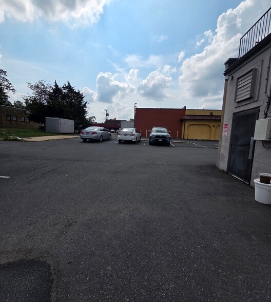 More Photos Of 7311 Little River Tpke, Annandale Storefront For Sale