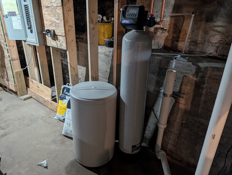 More Photos Of 518 W Main St, Kirkland Freestanding For Sale