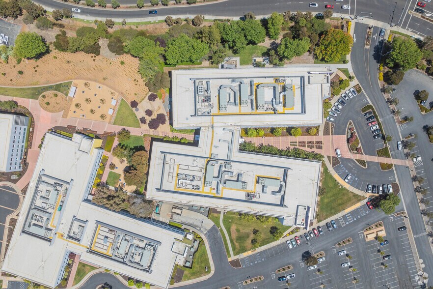 More Photos Of 7999 Gateway Blvd, Newark Research And Development For Lease