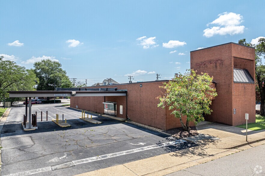 Primary Photo Of 101 E City Point Rd, Hopewell Bank For Sale