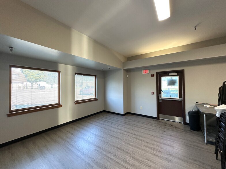 More Photos Of 136 Heid Ave, Dayton Rehabilitation Center For Sale