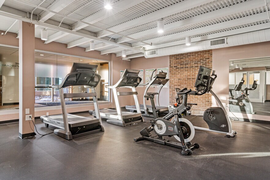 More Photos Of 2361 W Highway 36, Roseville Unknown For Lease