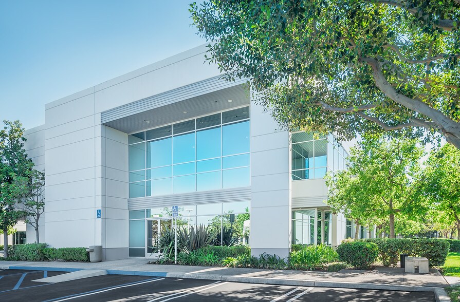 More Photos Of 212 Technology Dr, Irvine Unknown For Lease
