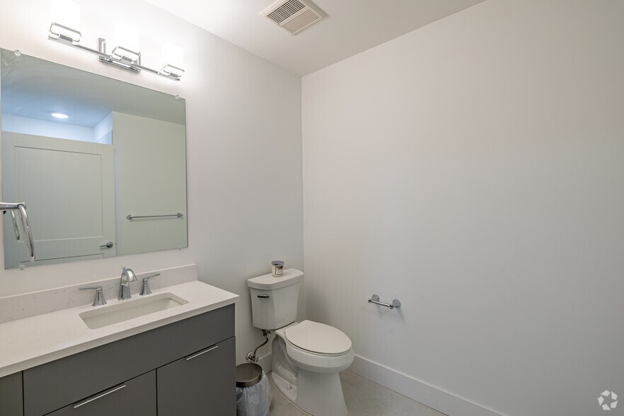 More Photos Of 10 W Westfield Ave W, Roselle Park Apartments For Lease