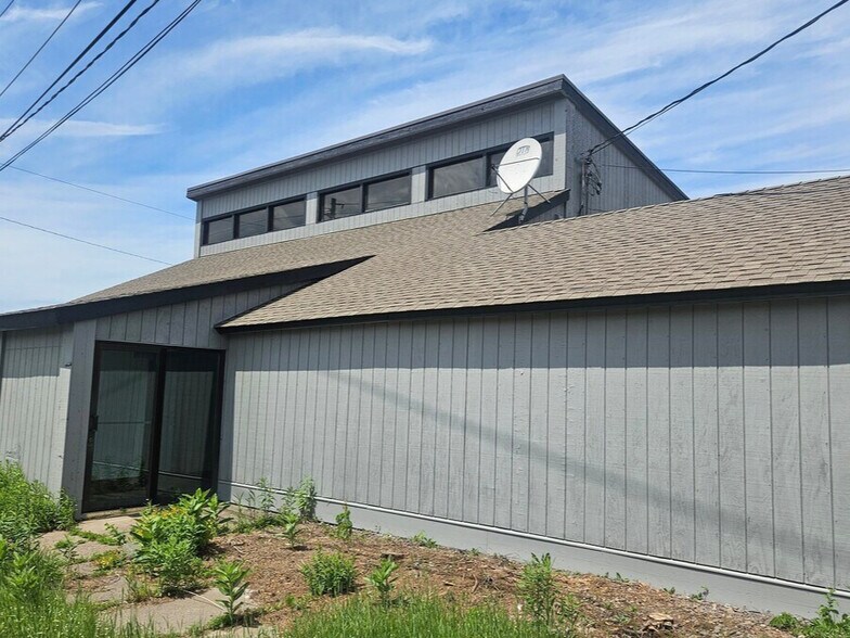 More Photos Of 30 8th St N, Cloquet Office For Sale