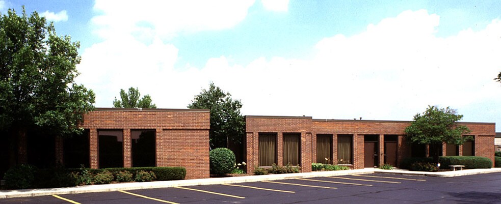 More Photos Of 125 Windsor Dr, Oak Brook Office For Lease