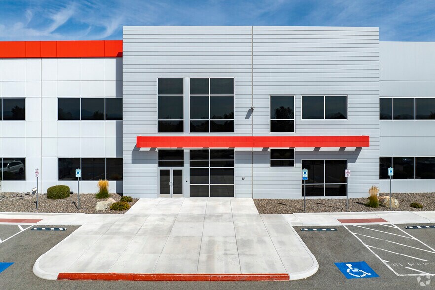 More Photos Of 95 Distribution Dr, Spanish Springs Distribution For Lease