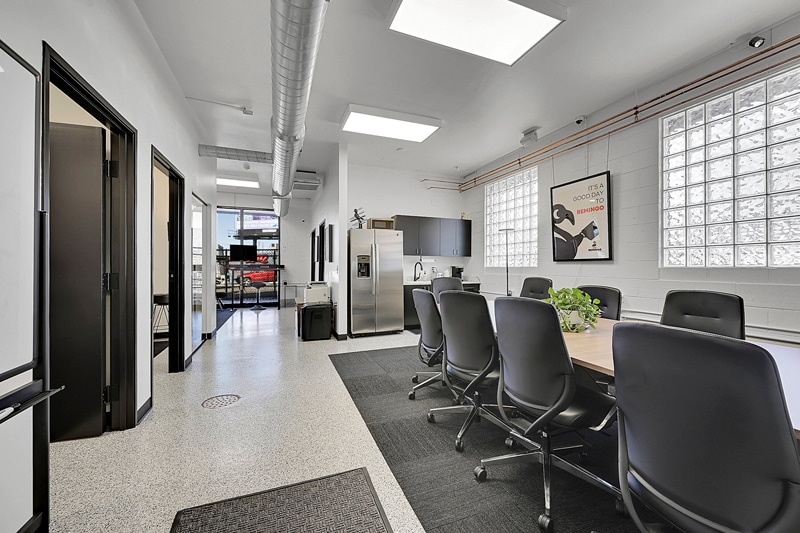 More Photos Of 704 S Monaco Pky, Denver Auto Repair For Sale