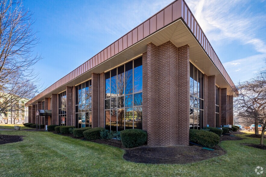 Primary Photo Of 304 Whittington Pky, Louisville Office For Sale