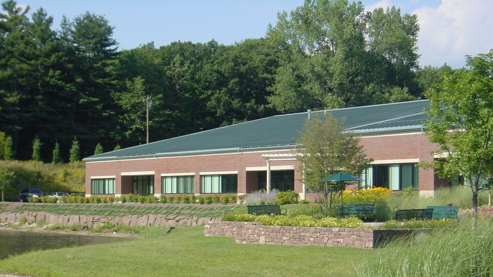 More Photos Of 6 Executive Dr, Farmington Office For Lease