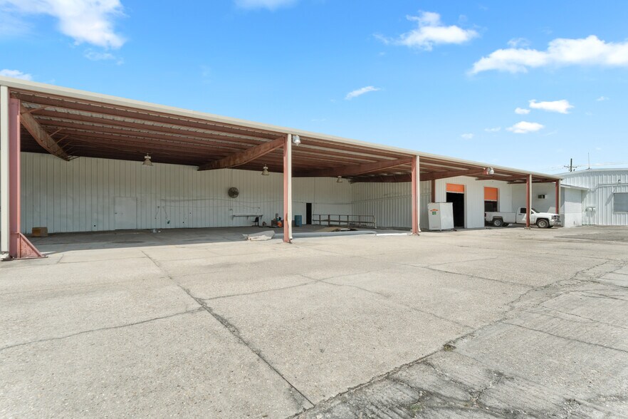 More Photos Of 947 Florida Ave SW, Denham Springs Flex For Sale