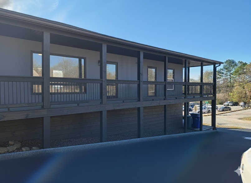 More Photos Of 1001 Riverside Dr, Gainesville Office For Lease