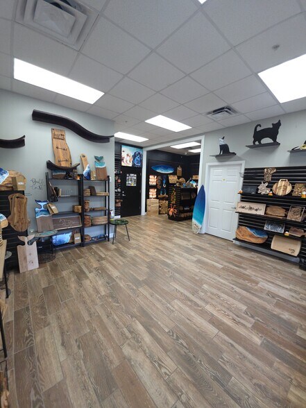 More Photos Of 4526-4562 McAshton St, Sarasota Truck Terminal For Lease