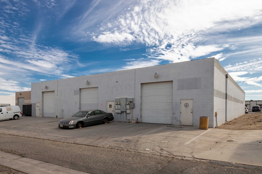 More Photos Of 15354 Bonanza Rd, Victorville Storefront Retail Office For Lease