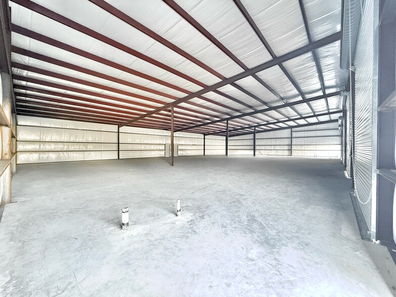 More Photos Of 1158 County Road 108, Hutto Warehouse For Lease
