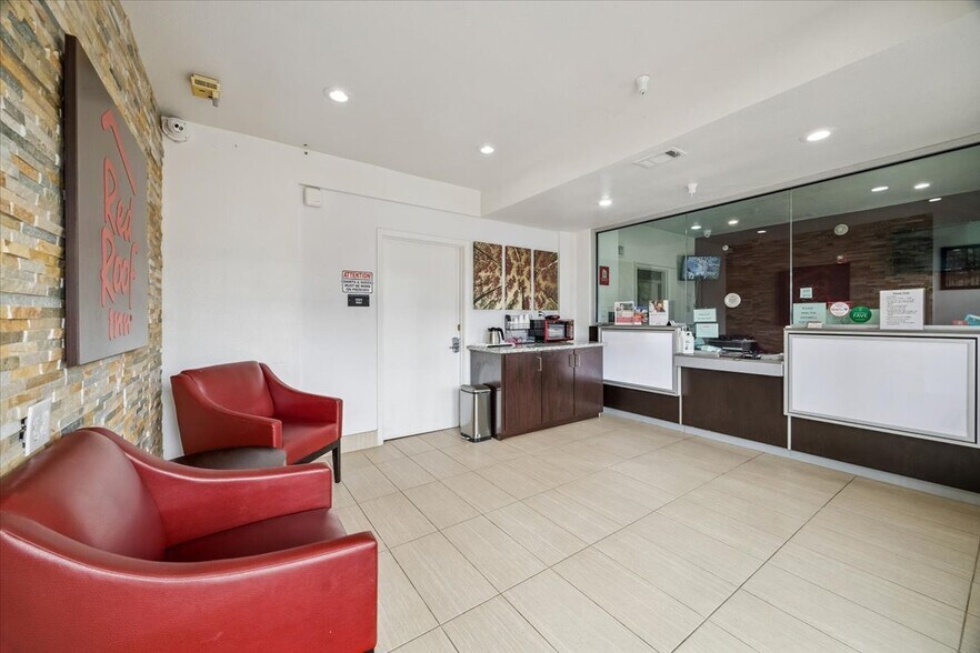 More Photos Of 16884 Northwest Fwy, Houston Hotel For Sale