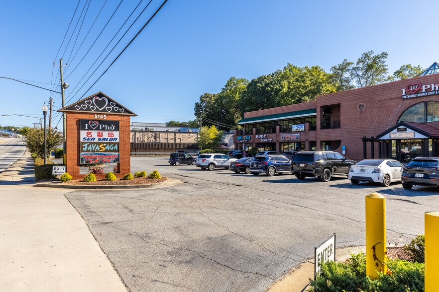 More Photos Of 5145 Buford Hwy NE, Doraville Freestanding For Lease