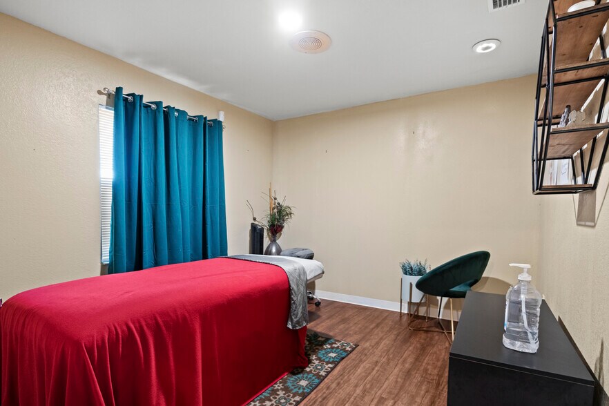 More Photos Of 1700 Dr. Martin Luther King, Jr. St N, Saint Petersburg Medical For Sale
