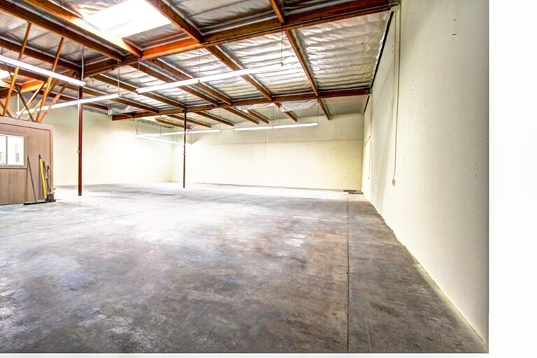 More Photos Of 1210 E Lexington Ave, Pomona Warehouse For Lease