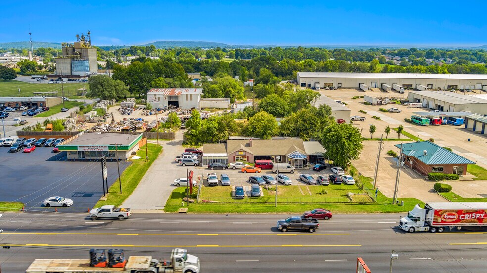 More Photos Of 2305 S Thompson St, Springdale Freestanding For Sale