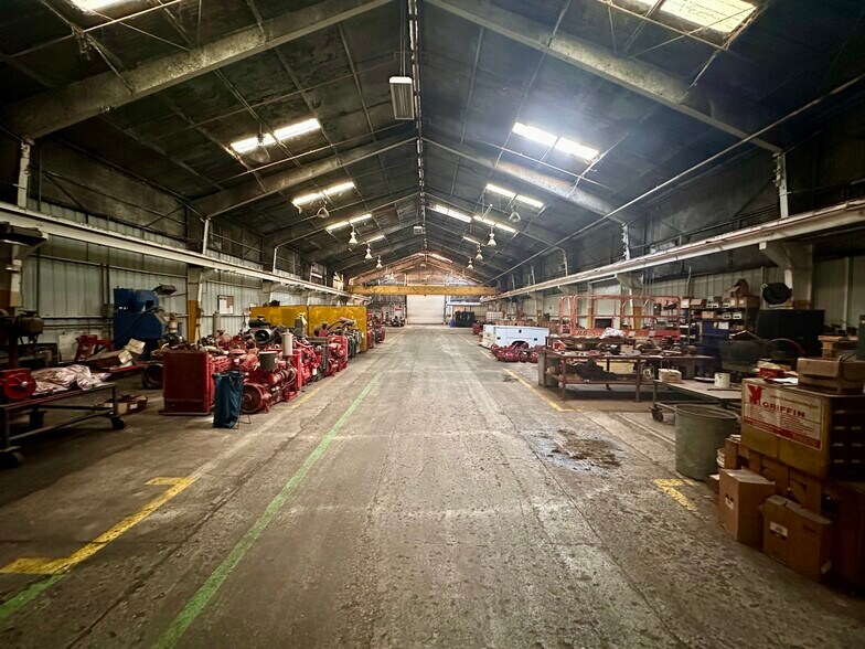 More Photos Of 5306 Clinton Dr, Houston Manufacturing For Lease