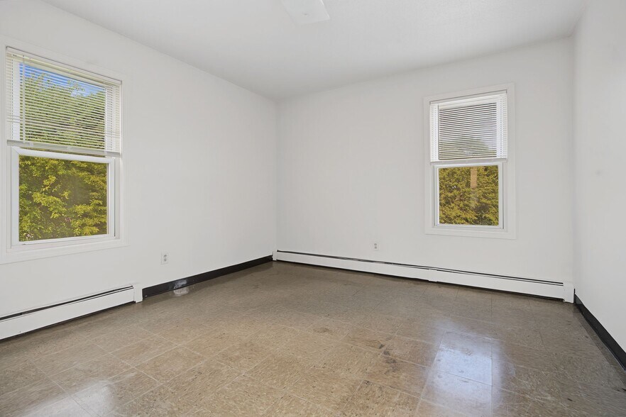 More Photos Of 471 Pond St, Woonsocket Apartments For Sale
