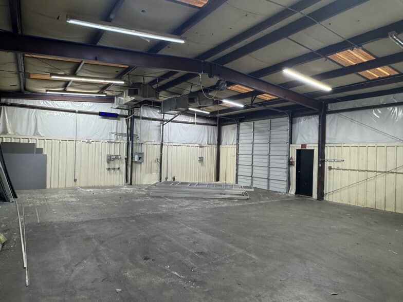 More Photos Of 540 Dynamic Dr, Garner Warehouse For Lease