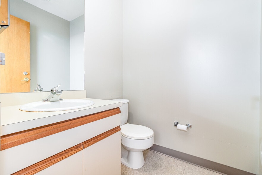 More Photos Of 10190-10198 Springfield Pike, Cincinnati Medical For Sale