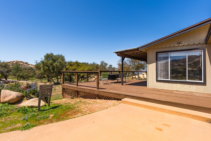 More Photos Of 19191 High Glen Rd, Alpine Specialty For Sale