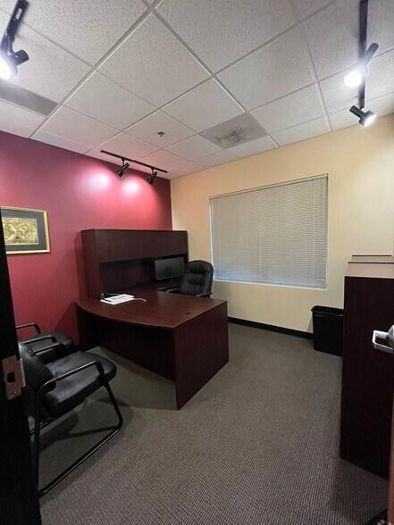 More Photos Of 1500 Eisenhower Ln, Lisle Office For Lease