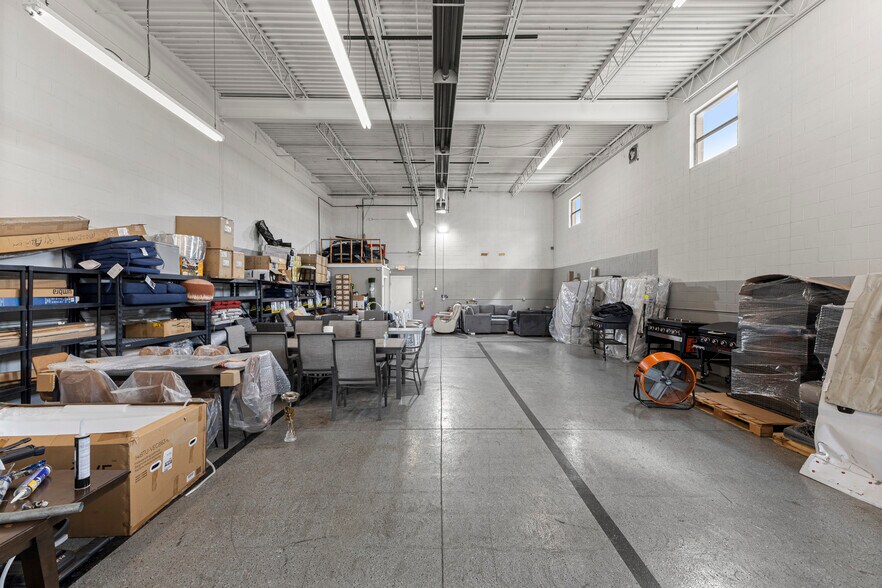 More Photos Of 32639-32645 Industrial Rd, Garden City Warehouse For Sale