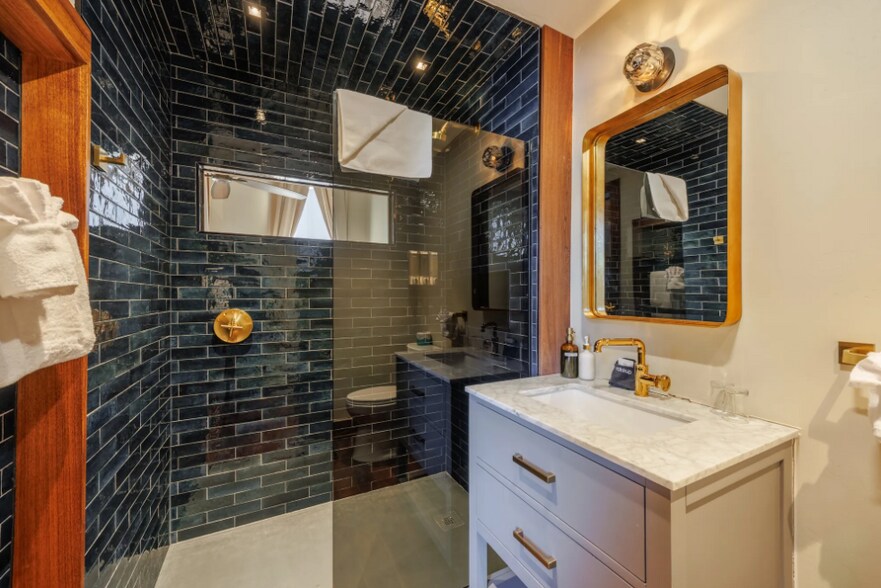 More Photos Of 700 Harrison Ave, Leadville Hotel For Sale