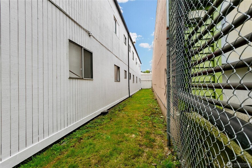 More Photos Of 1405 Martin Luther King Jr Way, Tacoma Apartments For Sale