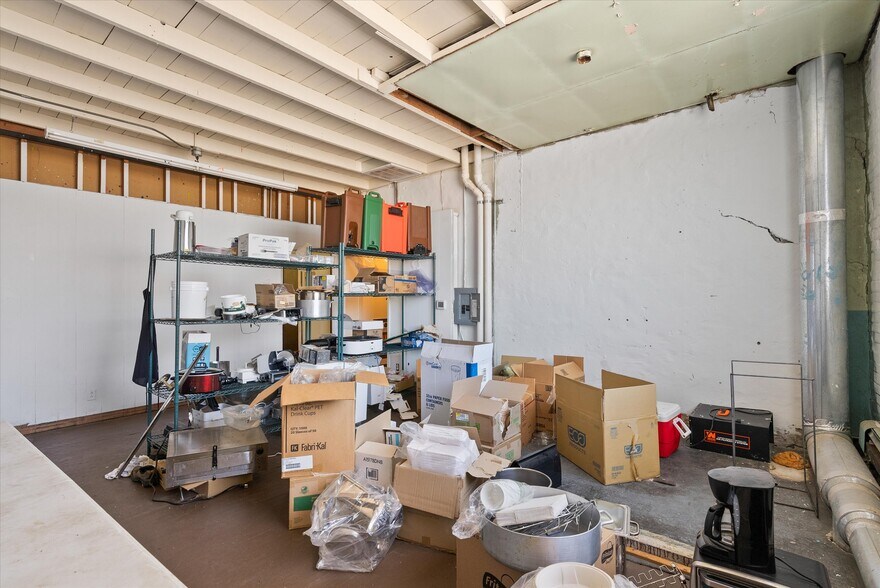 More Photos Of 1133 Indiana Ave, Sheboygan Storefront Retail Office For Lease