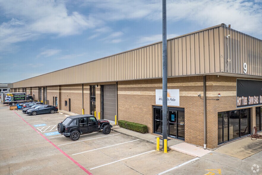 More Photos Of 5829 W Sam Houston Pky N, Houston Unknown For Lease