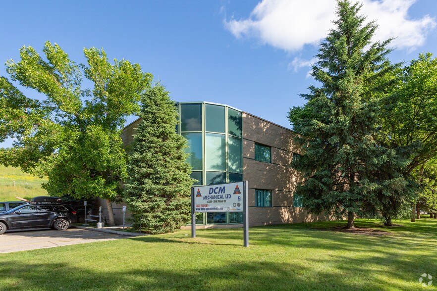 More Photos Of 6325-6335 10th St SE, Calgary Office For Lease